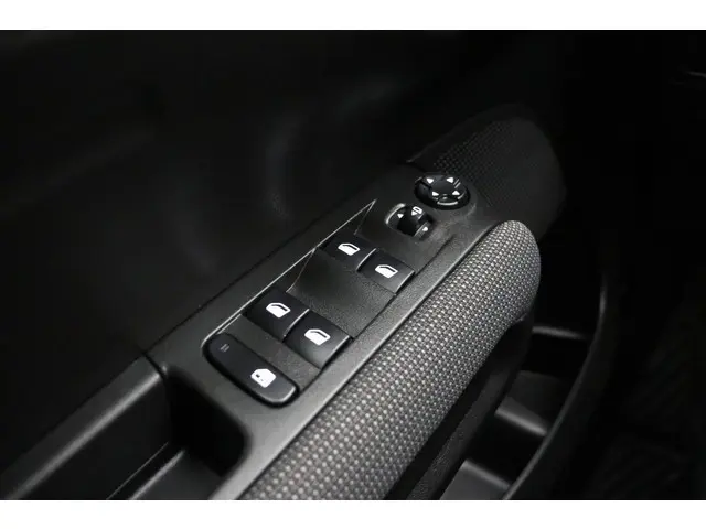 Citroën C3 Aircross 1.2 PureTech S&S Shine 2019 Benzine 18