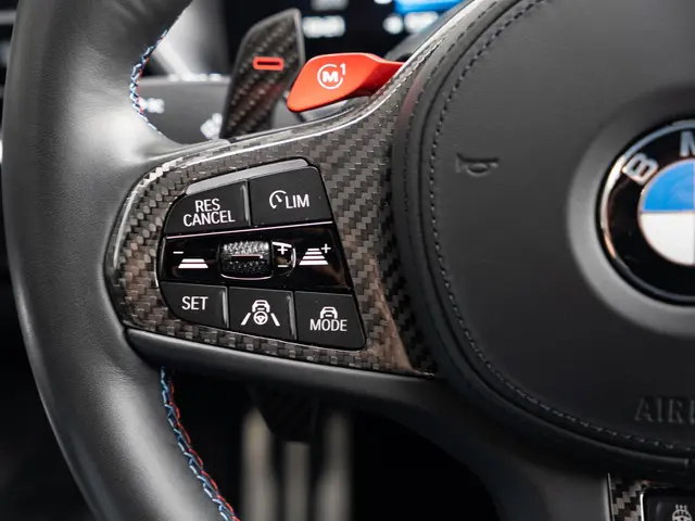 BMW M3 Touring xDrive Competition 2024 Benzine 36