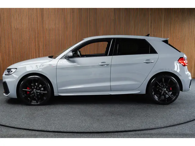 Audi A1 Sportback 40 TFSI S- Line 2023 Benzine 2
