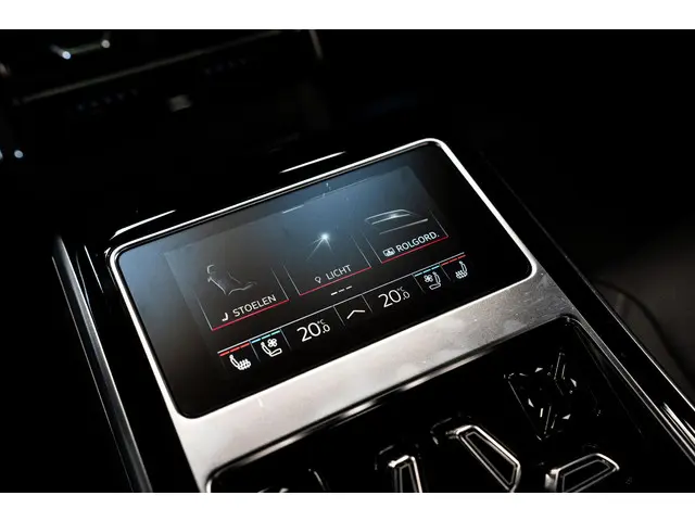 Audi A8 4.0 TFSI S8 Quattro 2024 Benzine 36