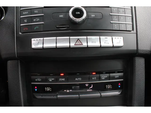 Mercedes-Benz E-Klasse 200 Edition AMG 2015 Benzine 18