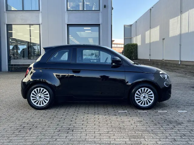 Fiat 500e 42 kWh 2023 Elektrisch 3
