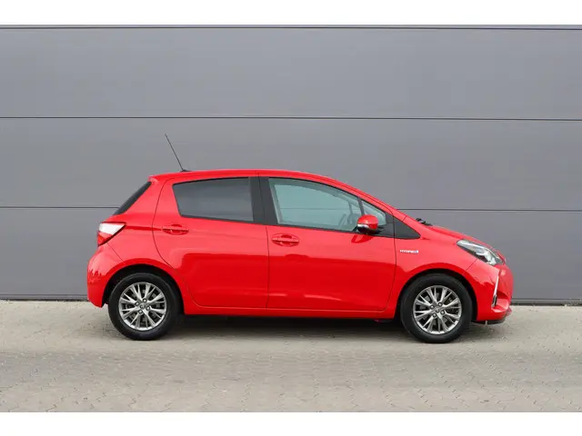 Toyota Yaris 1.5 Hybrid Dynamic 2019 Hybride Benzine 16
