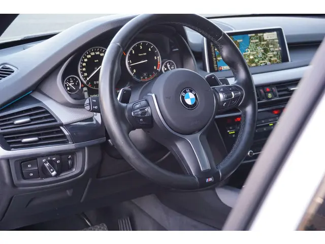 BMW X5 xDrive30d High Executive M Sport 2015 Diesel 32