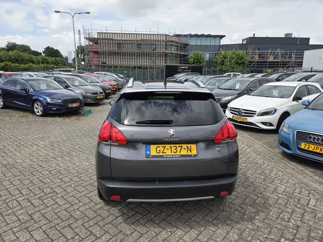 Peugeot 2008 1.2 PureTech Style/PANO/NAVI 2015 Benzine 7