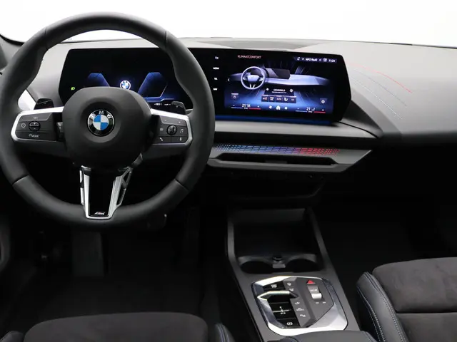 BMW 1 Serie 120 2025 Benzine 27