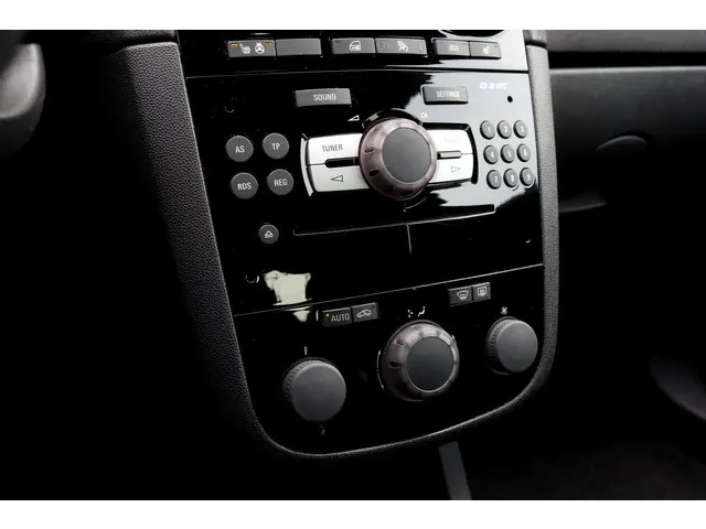 Opel Corsa 1.4-16V Cosmo | 2014 Benzine 8