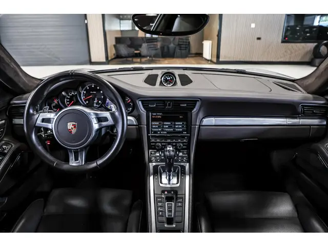 Porsche 911 3.8 Turbo Approved t/m 05-06-2027 2013 Benzine 2