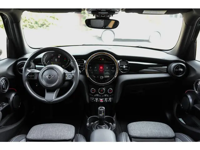 MINI Cooper Mini 1.5 2022 Benzine 9