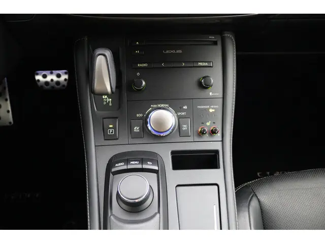 Lexus CT 200h F Sport Line 2016 Hybride Benzine 28