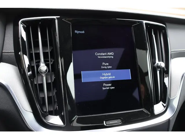Volvo V60 T6 Recharge AWD R-Design 2022 Hybride Benzine 52