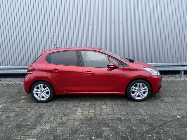 Peugeot 208 1.2 PureTech Active 2017 Benzine 10
