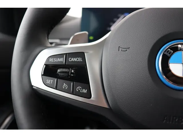 BMW 3 Serie 320e 2025 Hybride Benzine 18