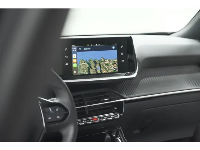 Peugeot 2008 PureTech 130 Allure Pack 2023 Benzine 53