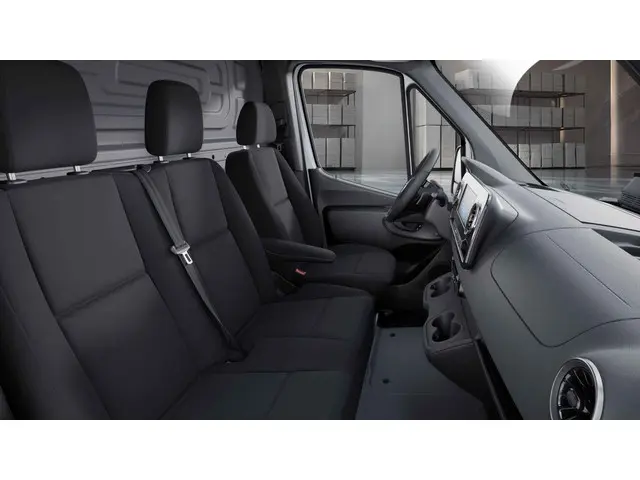 Mercedes-Benz Sprinter 315 CDI L2 RWD Pro 2025 Diesel 4