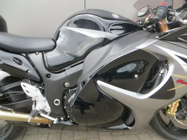 Suzuki GSX R 1300 Hayabusa 2015 Benzine 5