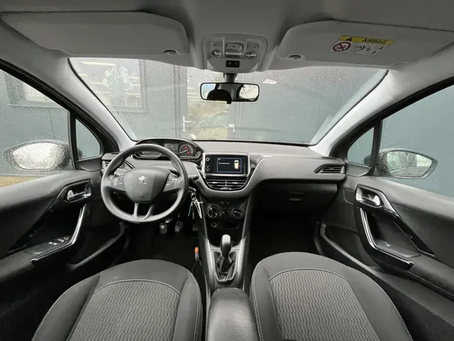 Peugeot 208 1.2 PureTech Blue Lion | Metallic | 2018 Benzine 12