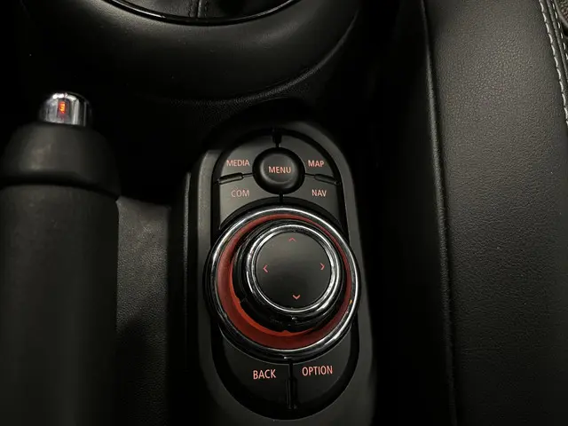 MINI Cooper 1.5 Business Edition 2021 Benzine 37