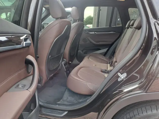 BMW X1 sDrive18i High Executive 2017 Benzine 24