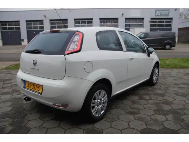 Fiat Punto Evo 1.2 Lounge 2015 Benzine 6