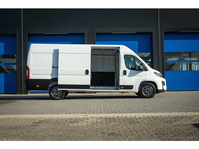 Peugeot Boxer L4H2 180PK EAT8 3.5t Vol opties 2024 Diesel 7