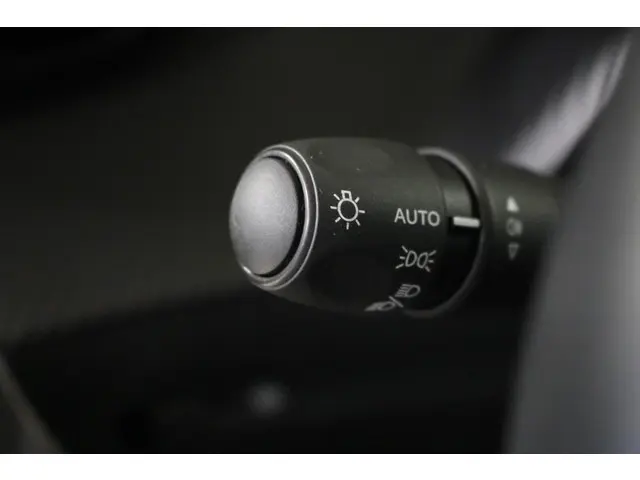 Peugeot 208 1.2 PureTech Active 2021 Benzine 26