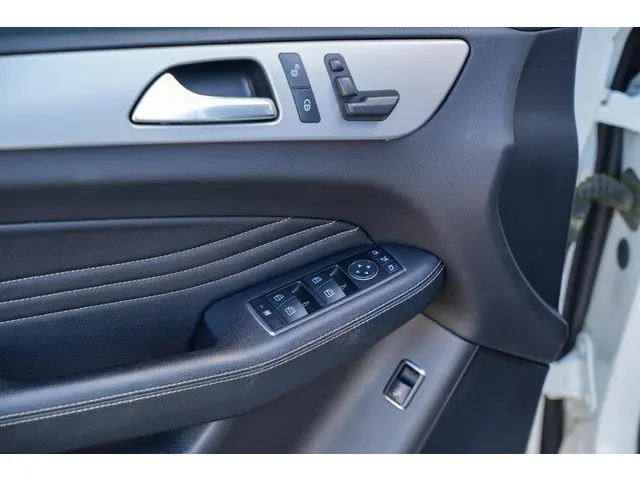 Mercedes-Benz M-Klasse 350 2013 Benzine 14