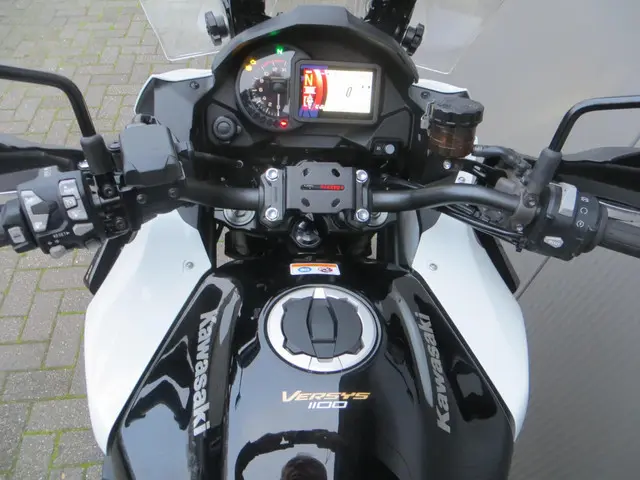 Kawasaki Versys 1100 S Tourer + 2025 Benzine 15