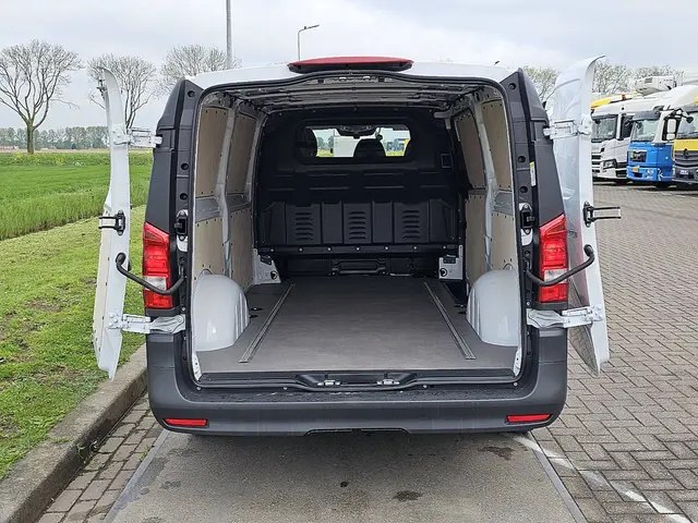 Mercedes-Benz Vito 116 2024 Diesel 12