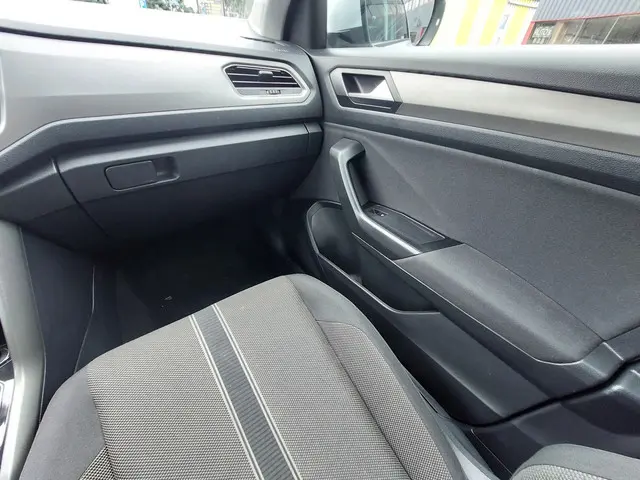Volkswagen T-Roc 1.5 TSI Style Business 2021 Benzine 20