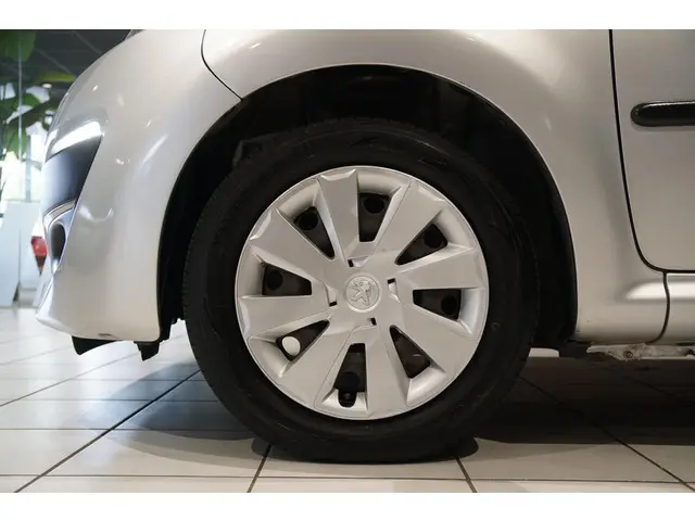 Peugeot 107 1.0 2013 Benzine 15