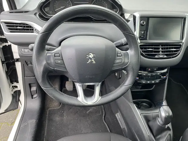 Peugeot 208 1.2 VTi Allure 2013 Benzine 4