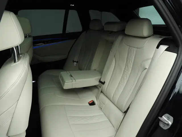BMW 5 Serie Touring 530e xDrive 2024 Hybride Benzine 8