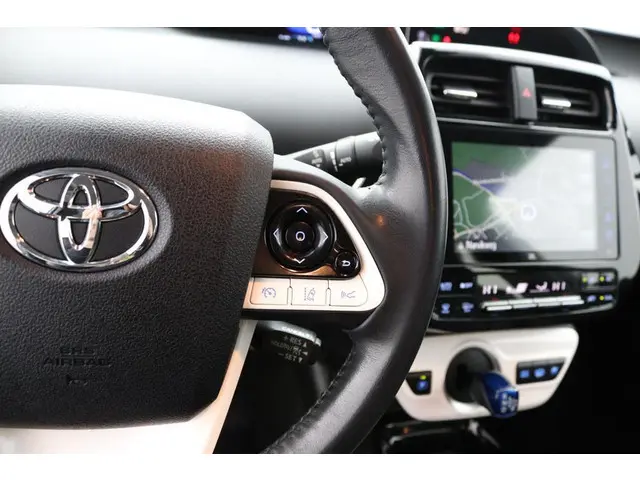 Toyota Prius 1.8 Plug-in Executive 2019 Hybride Benzine 21