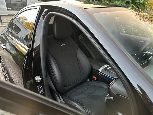 Mercedes-Benz C-Klasse AMG 43 4MATIC 2024 Benzine 32