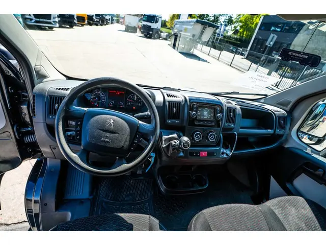 Peugeot Boxer 2.0 HDI 2017 Diesel 12