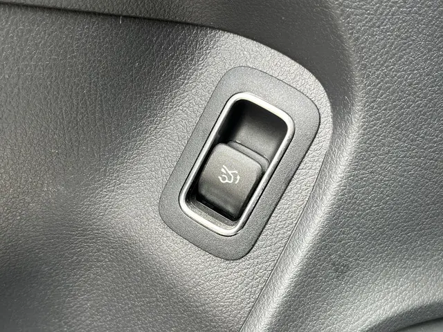 Mercedes-Benz CLA 180 Luxury Line 2023 Benzine 15