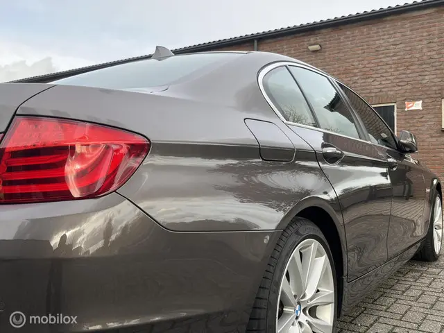 BMW 5 Serie 530i High Executive + 2013 Benzine 30