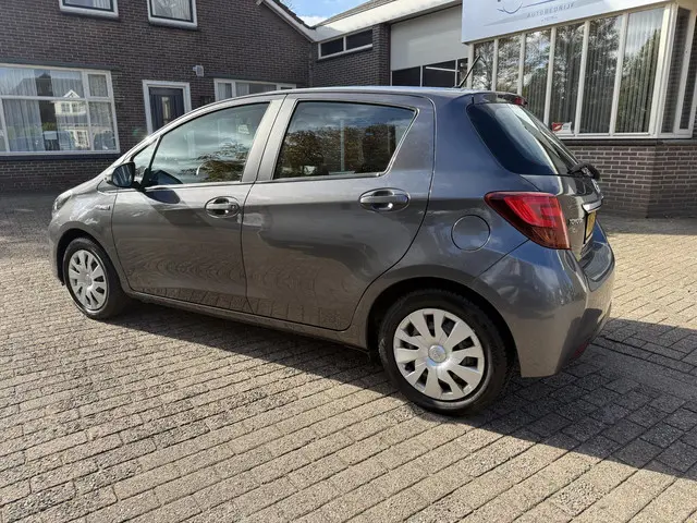 Toyota Yaris 2