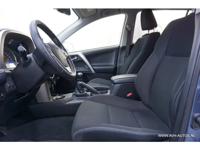 Toyota RAV4 2.2D Dynamic 4WD 2013 Diesel 6