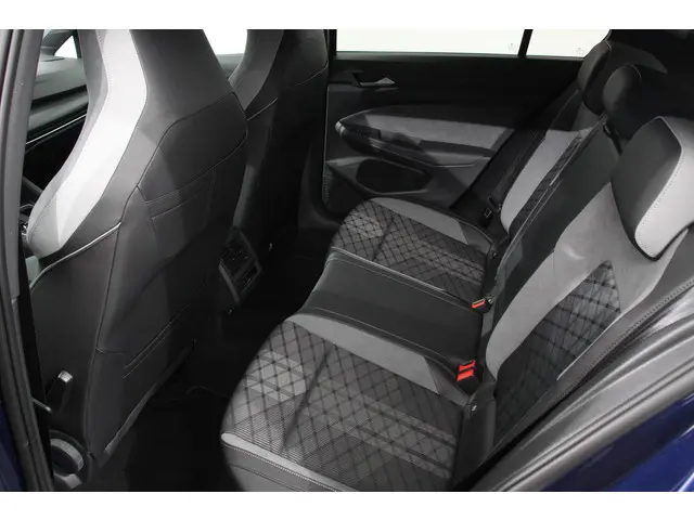 Volkswagen Golf 1.5 eTSI DSG R-Line 2022 Benzine 11