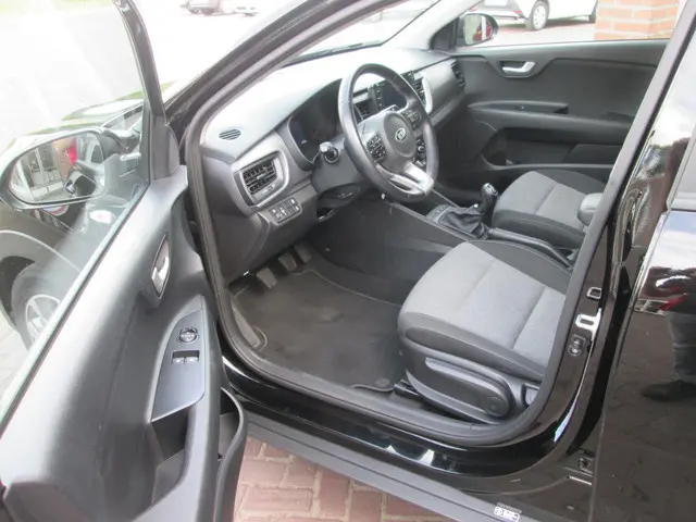 Kia Stonic 1.0 T-GDi DynamicLine 2020 Benzine 6