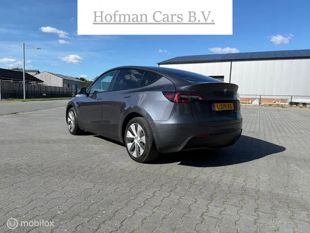 Tesla Model Y Long Range AWD 75 kWh 2021 Elektrisch 3