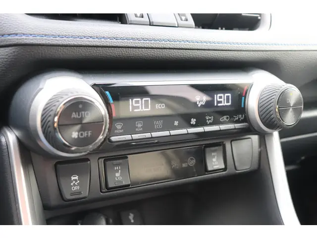 Toyota RAV4 2.5 Hybrid Bi-Tone, 2020 Hybride Benzine 33