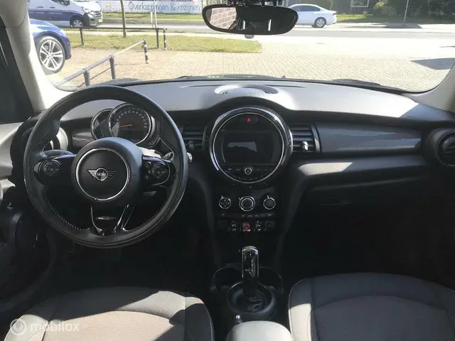 MINI Cooper 1.5 Salt / Pepper 2019 Benzine 16