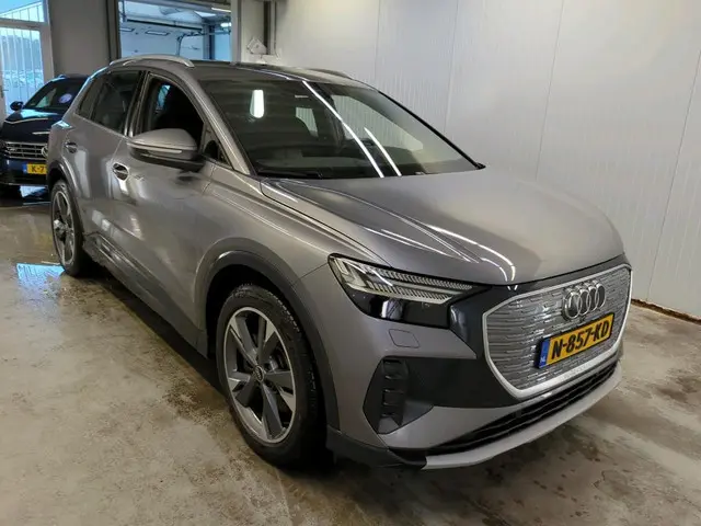 Audi Q4 e-tron 2