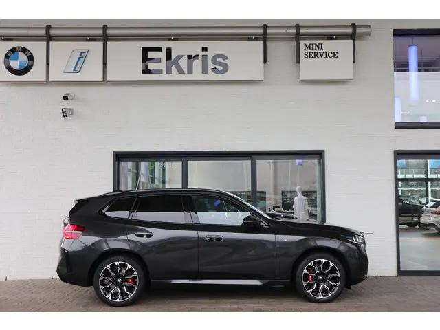 BMW X3 xDrive30e 2025 Hybride Benzine 12