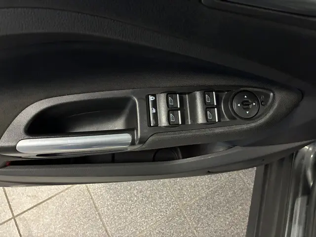 Ford C-MAX 125pk Titanium 2018 Benzine 9