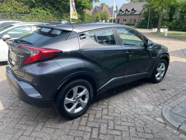 Toyota C-HR 1.8 Hybrid Active 2019 Hybride Benzine 4