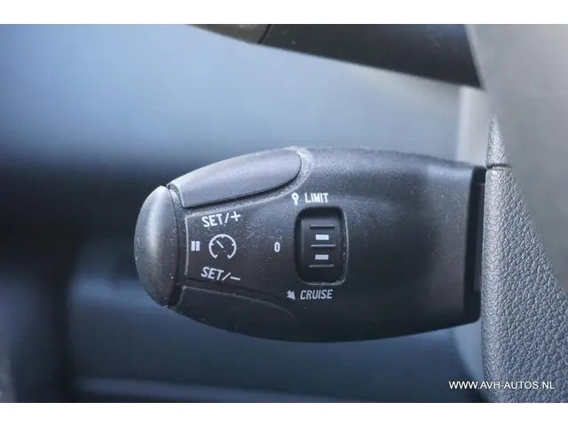 Peugeot 5008 1.6 THP Allure 5 - persoons! 2015 Benzine 19
